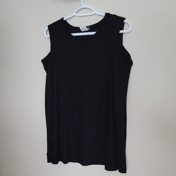 ✨️Kim&Co Elegant Off-the-Shoulder Black Sweater – Glitter Detail ✨ - Picture 1 of 4